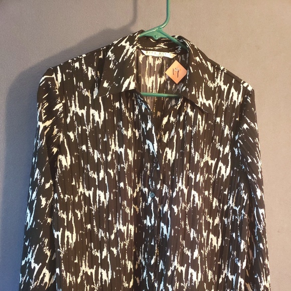 Womans Blouse - Picture 1 of 4